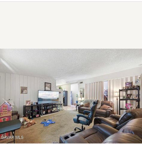 1041 W Avenue H 1, Lancaster, CA 93534