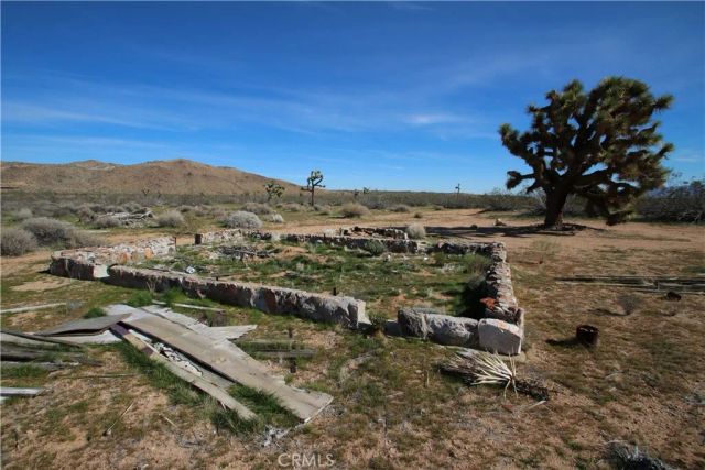 34 La Brisa, Joshua Tree, CA 92252