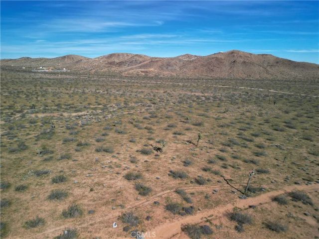 34 La Brisa, Joshua Tree, CA 92252