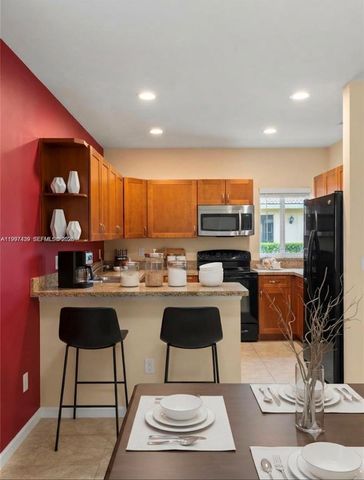2720 NW 11th Street, Fort Lauderdale, FL 33311