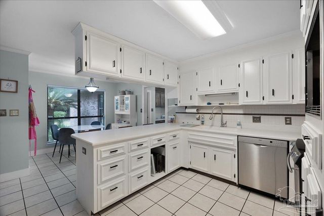 1161 Tamara Dr, Pensacola, FL 32504