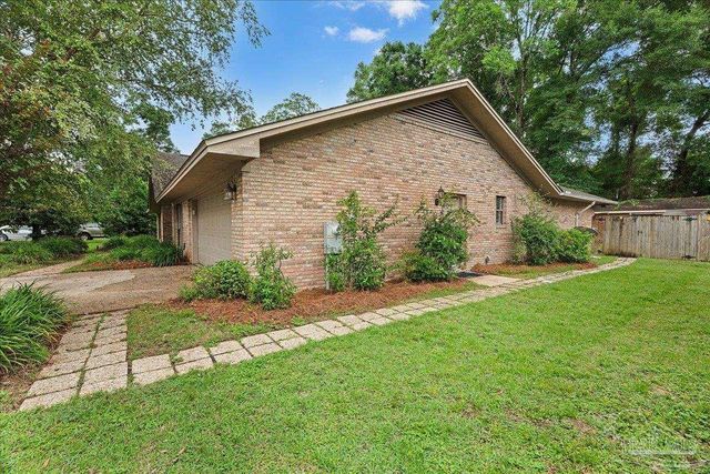 1161 Tamara Dr, Pensacola, FL 32504