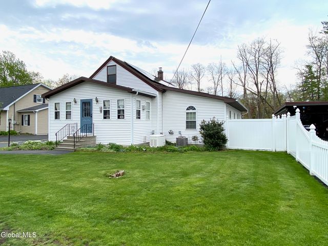 38 Van Heusen Street, Colonie, NY 12205