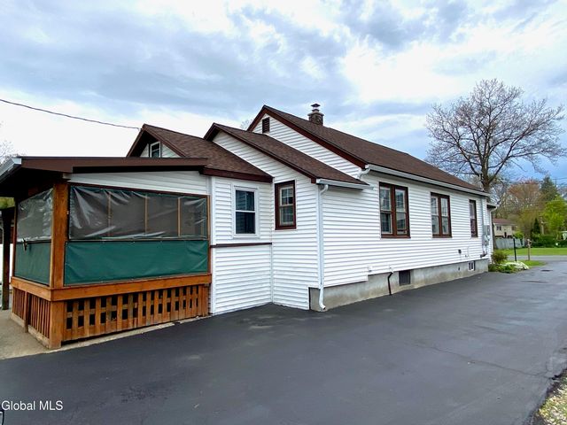 38 Van Heusen Street, Colonie, NY 12205