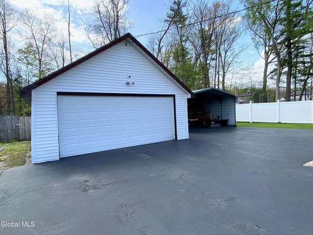 38 Van Heusen Street, Colonie, NY 12205