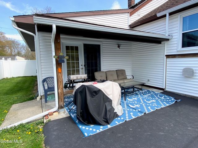 38 Van Heusen Street, Colonie, NY 12205
