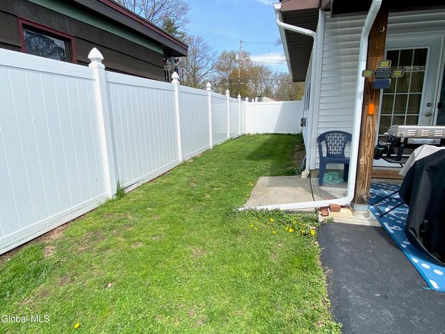 38 Van Heusen Street, Colonie, NY 12205