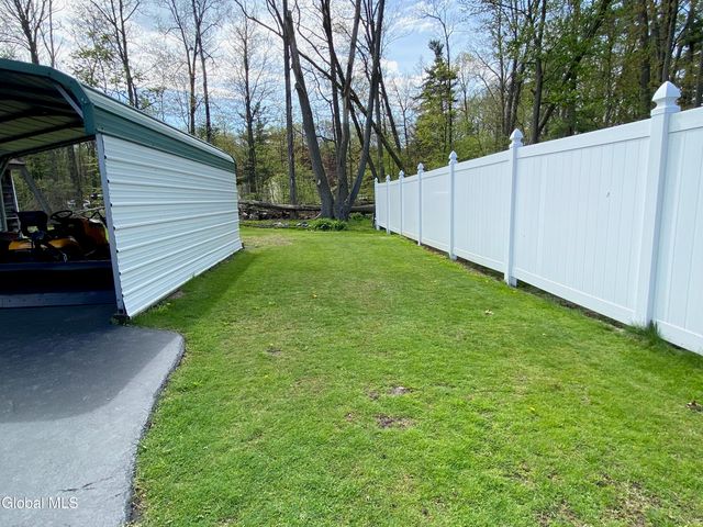 38 Van Heusen Street, Colonie, NY 12205