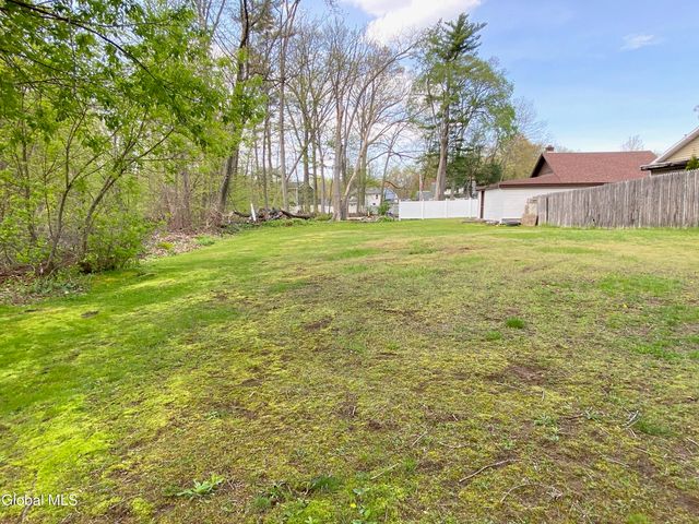38 Van Heusen Street, Colonie, NY 12205