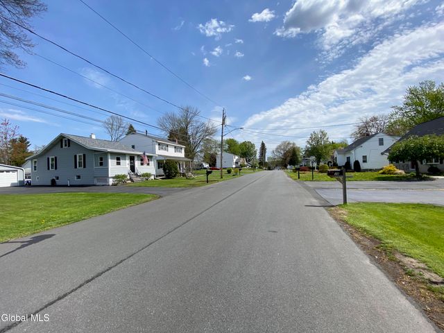 38 Van Heusen Street, Colonie, NY 12205