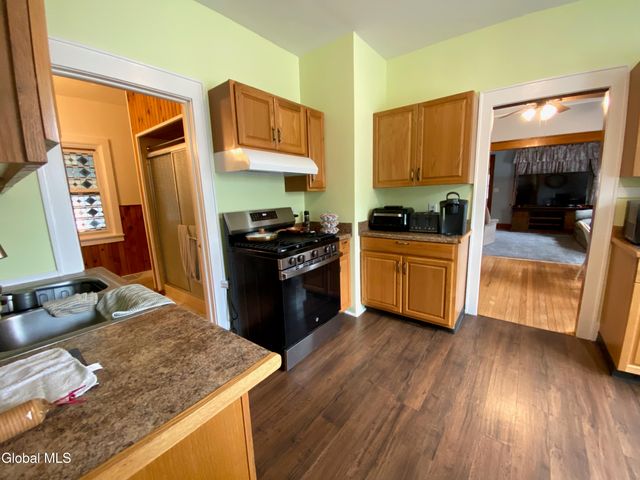 38 Van Heusen Street, Colonie, NY 12205