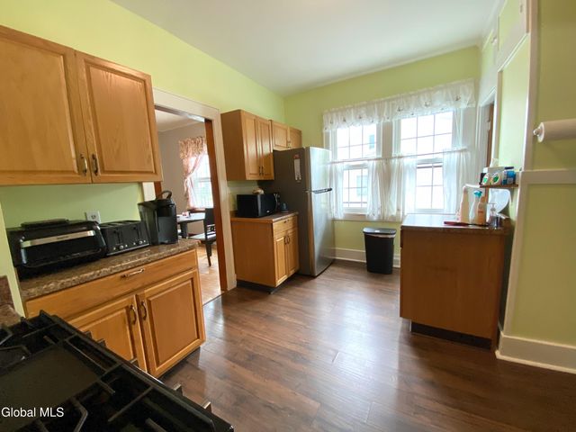 38 Van Heusen Street, Colonie, NY 12205
