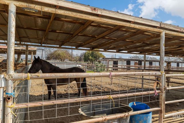 301 Sycamore Drive, Bakersfield, CA 93308