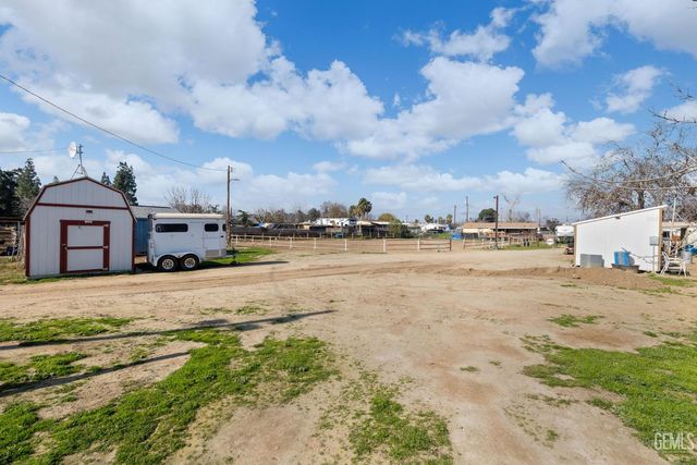 301 Sycamore Drive, Bakersfield, CA 93308