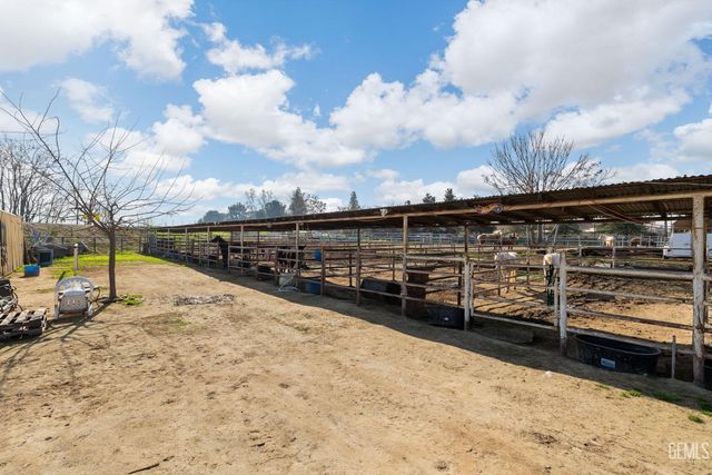 301 Sycamore Drive, Bakersfield, CA 93308