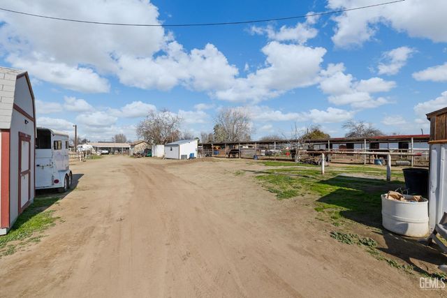 301 Sycamore Drive, Bakersfield, CA 93308