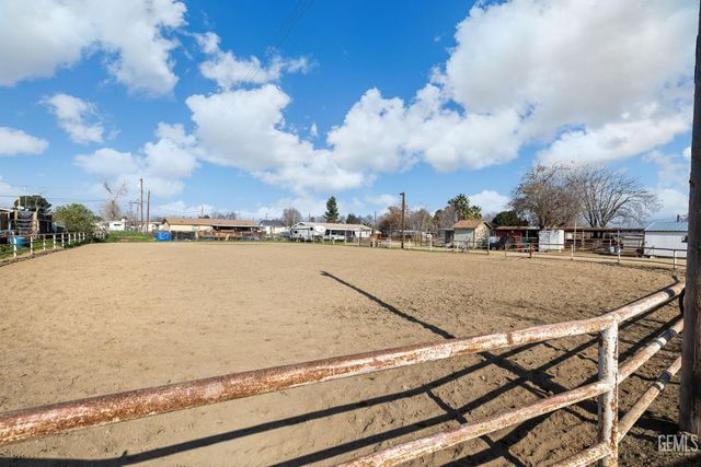 301 Sycamore Drive, Bakersfield, CA 93308