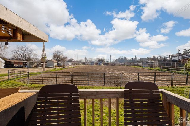 301 Sycamore Drive, Bakersfield, CA 93308