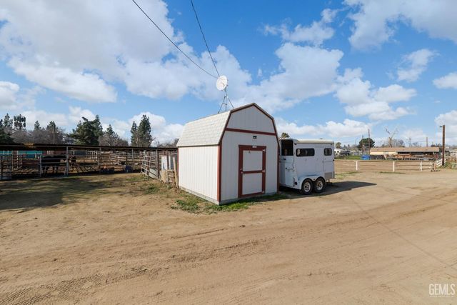 301 Sycamore Drive, Bakersfield, CA 93308