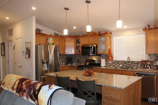 301 Sycamore Drive, Bakersfield, CA 93308