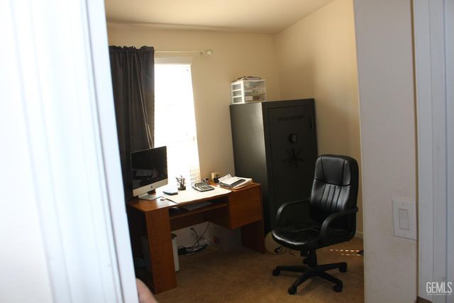 301 Sycamore Drive, Bakersfield, CA 93308