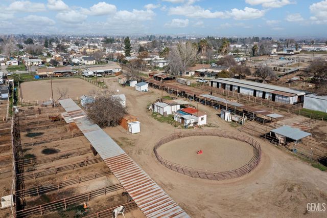 301 Sycamore Drive, Bakersfield, CA 93308