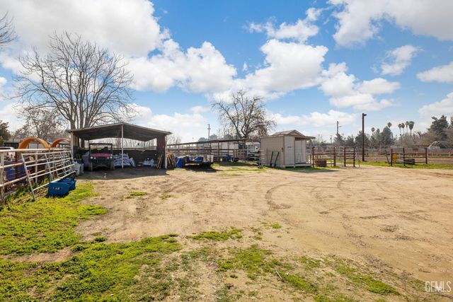 301 Sycamore Drive, Bakersfield, CA 93308