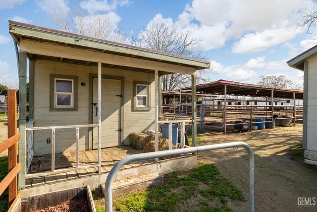 301 Sycamore Drive, Bakersfield, CA 93308