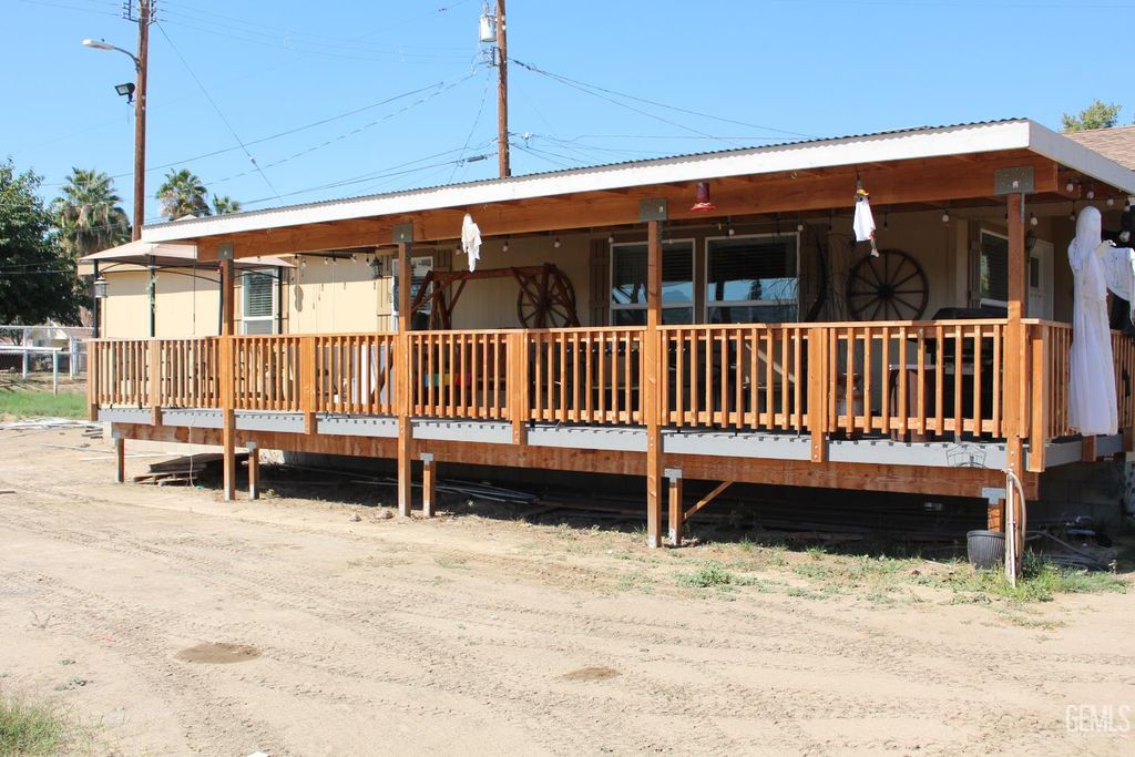 301 Sycamore Drive, Bakersfield, CA 93308