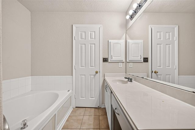 5631 Eagle Landing, Houston, TX 77085