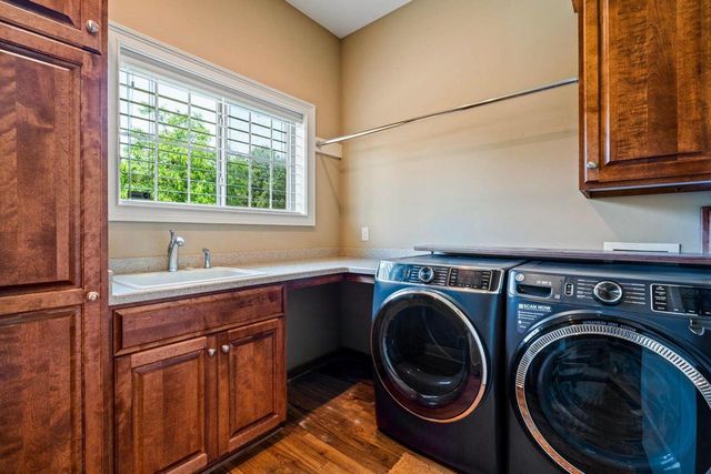 4690 Bradon TRAIL E, Brookfield, WI 53045