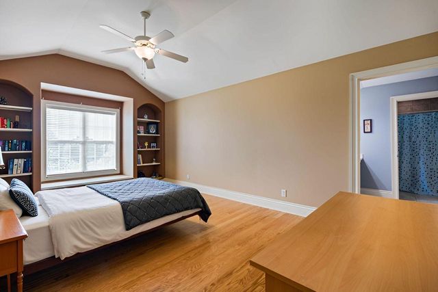 4690 Bradon TRAIL E, Brookfield, WI 53045