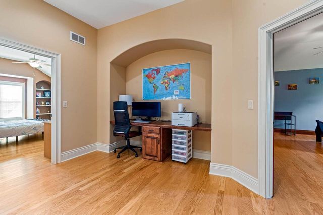 4690 Bradon TRAIL E, Brookfield, WI 53045