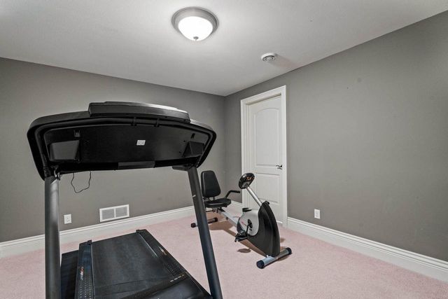 4690 Bradon TRAIL E, Brookfield, WI 53045