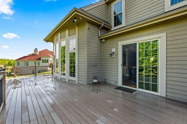 4690 Bradon TRAIL E, Brookfield, WI 53045