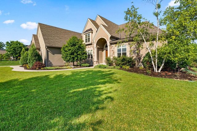 4690 Bradon TRAIL E, Brookfield, WI 53045