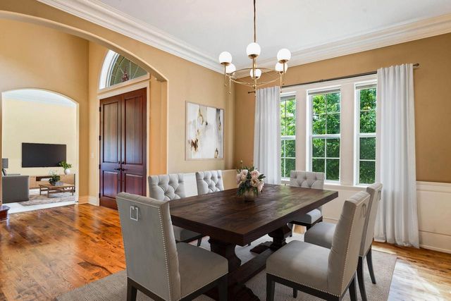 4690 Bradon TRAIL E, Brookfield, WI 53045