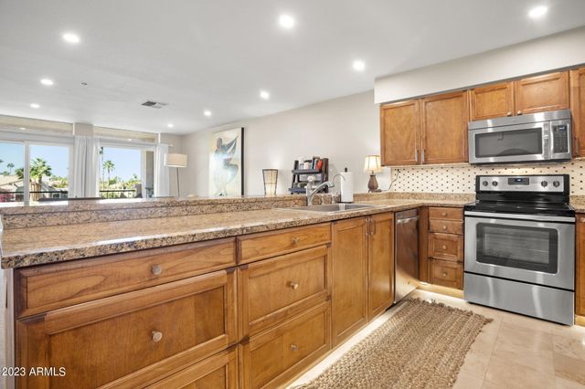 10080 E MOUNTAINVIEW LAKE Drive 254, Scottsdale, AZ 85258