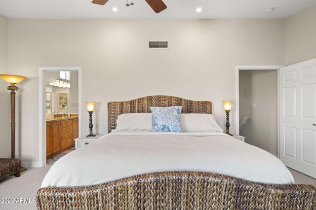 10080 E MOUNTAINVIEW LAKE Drive 254, Scottsdale, AZ 85258