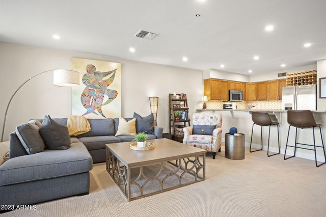 10080 E MOUNTAINVIEW LAKE Drive 254, Scottsdale, AZ 85258