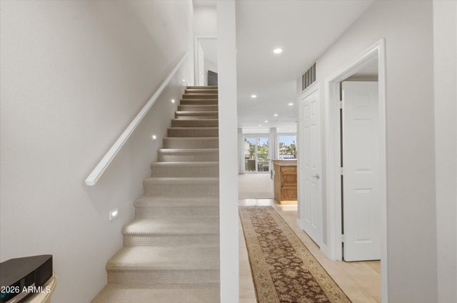 10080 E MOUNTAINVIEW LAKE Drive 254, Scottsdale, AZ 85258