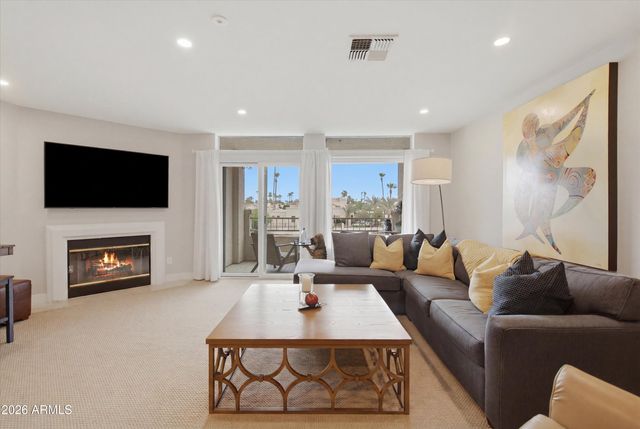 10080 E MOUNTAINVIEW LAKE Drive 254, Scottsdale, AZ 85258