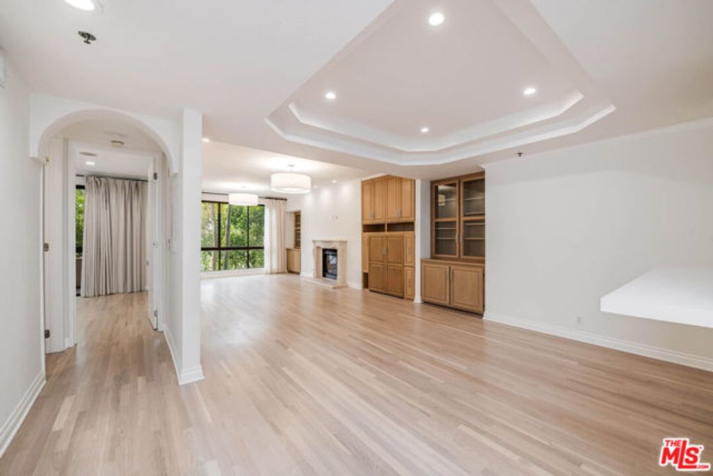 2132 Century Park Lane 104, Los Angeles, CA 90067