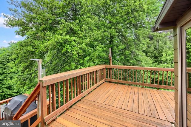 3220 ROUND HILL RD, York, PA 17402