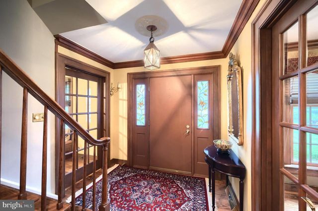3220 ROUND HILL RD, York, PA 17402