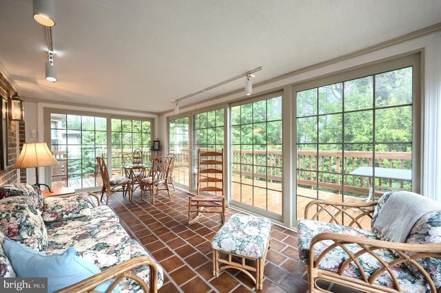 3220 ROUND HILL RD, York, PA 17402