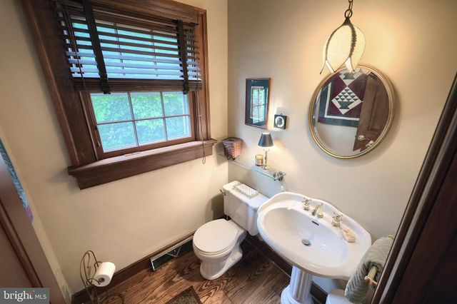 3220 ROUND HILL RD, York, PA 17402
