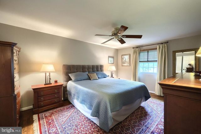 3220 ROUND HILL RD, York, PA 17402