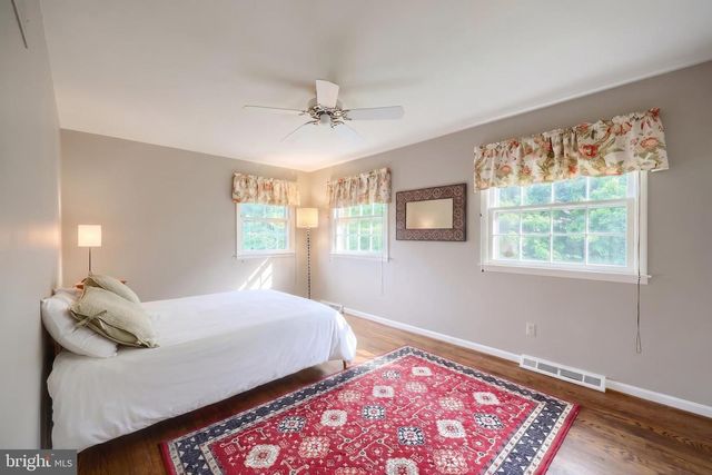 3220 ROUND HILL RD, York, PA 17402