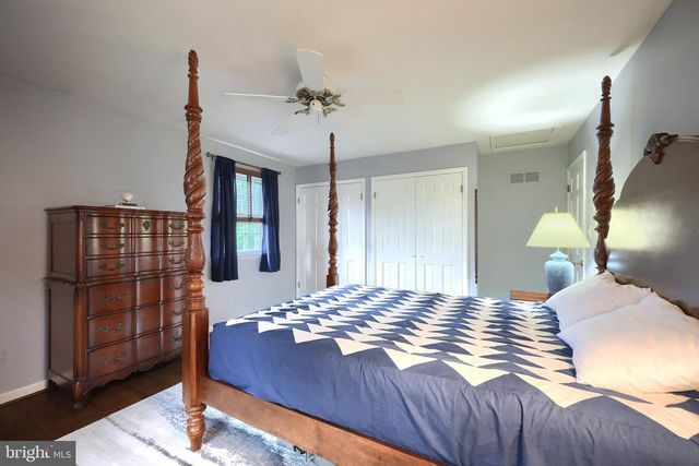 3220 ROUND HILL RD, York, PA 17402